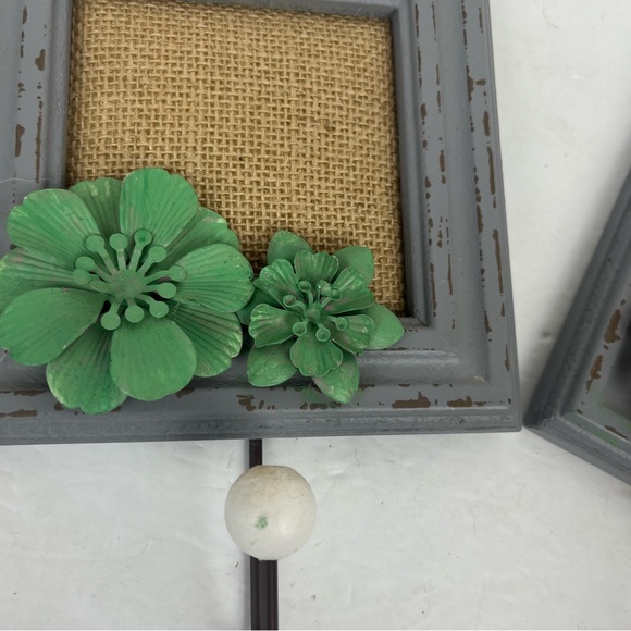 Pair of framed burlap & flower decor hooks - Picture 9 of 10